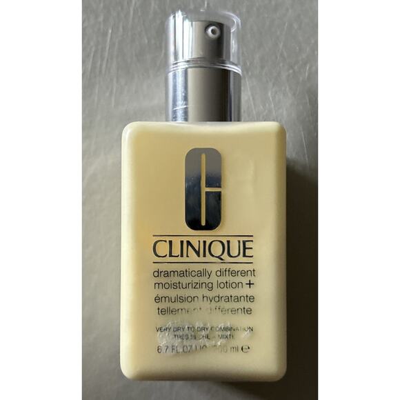 Clinique Jumbo Moisturizing Lotion+ 6.7oz – #1 Hydrating Face Cream Retail $49 - Picture 4 of 6